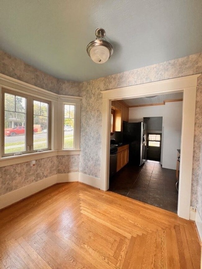 Building Photo - 1416