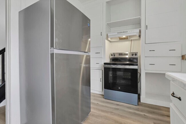 Building Photo - 27-29 S Terrace Ave