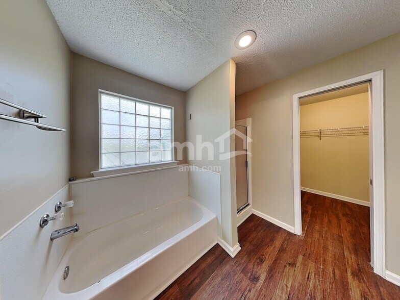 Building Photo - 5303 Rutland Ct