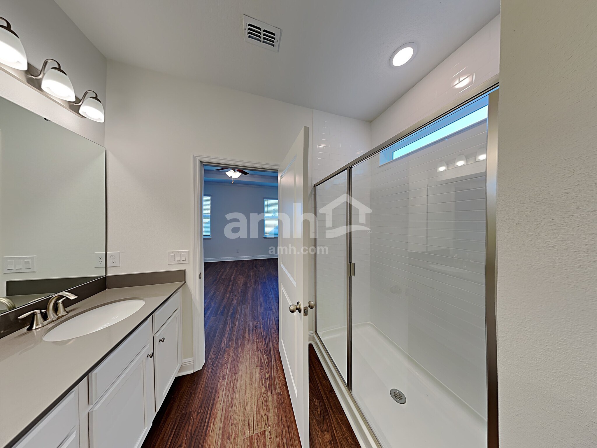 Building Photo - 915 Heavenly Dr