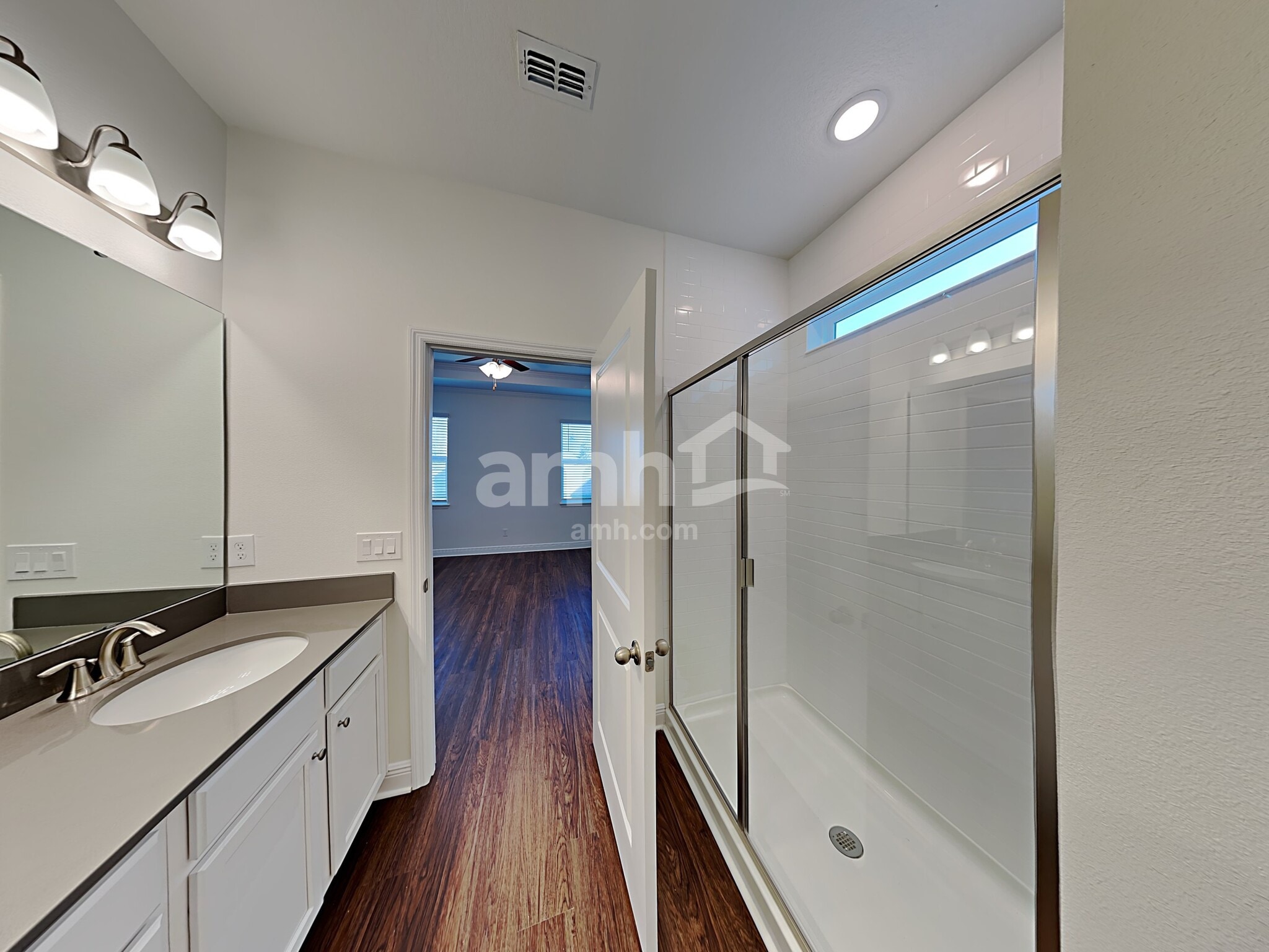 Building Photo - 955 Heavenly Dr