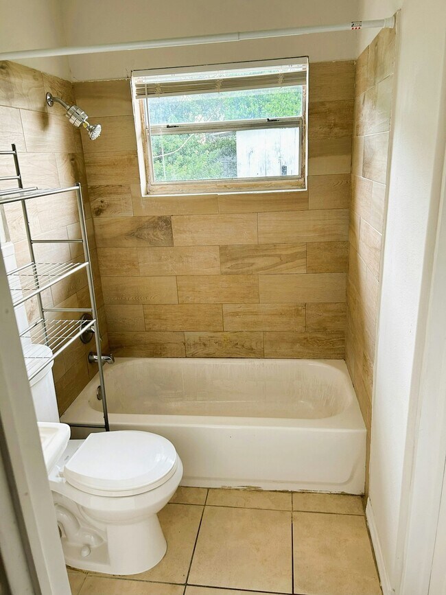 Building Photo - 284 17th St NE