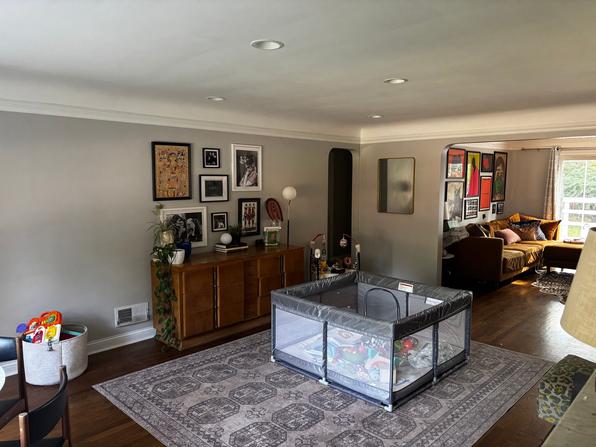 Living Room - 6422 Fairhurst Ave