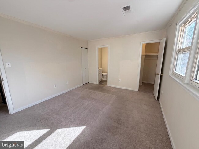 Building Photo - 4054 Hanson Oaks Dr