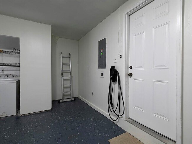 Building Photo - 2163 Heritage Trace Dr