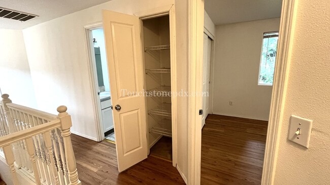 Building Photo - Bright, Spacious 3BR Home Near MAX – A/C, ...