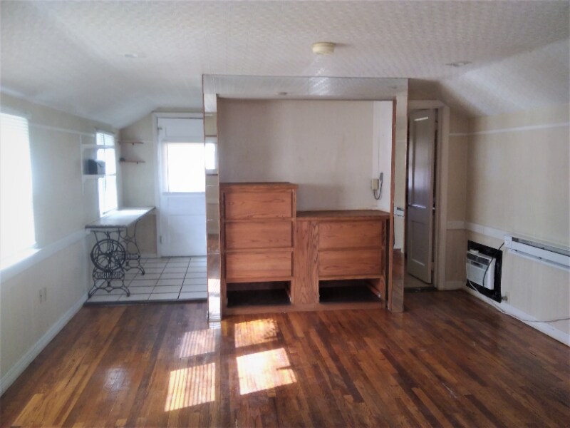 Building Photo - 1404 S Jefferson St