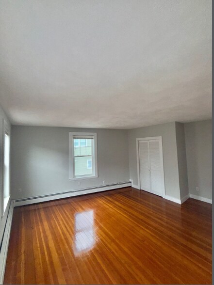 Building Photo - 225 Florence St