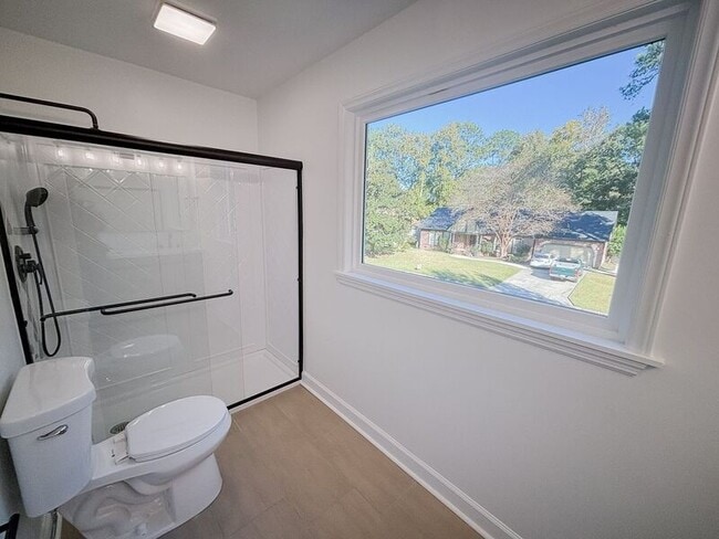 Building Photo - 104 Stratford Dr