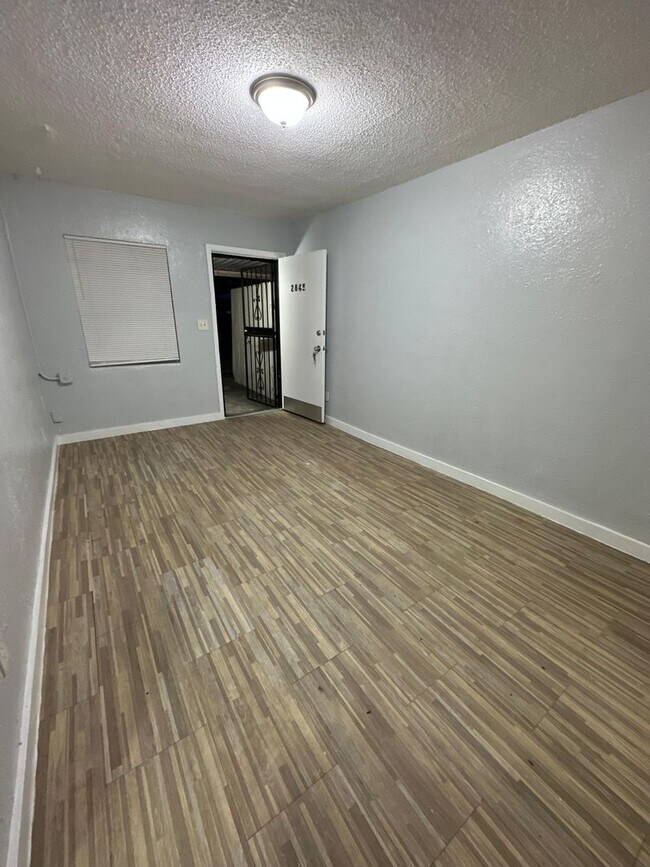 Building Photo - 2845/2847 W 6th St.