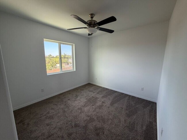 Building Photo - 36921 Basalt Ln