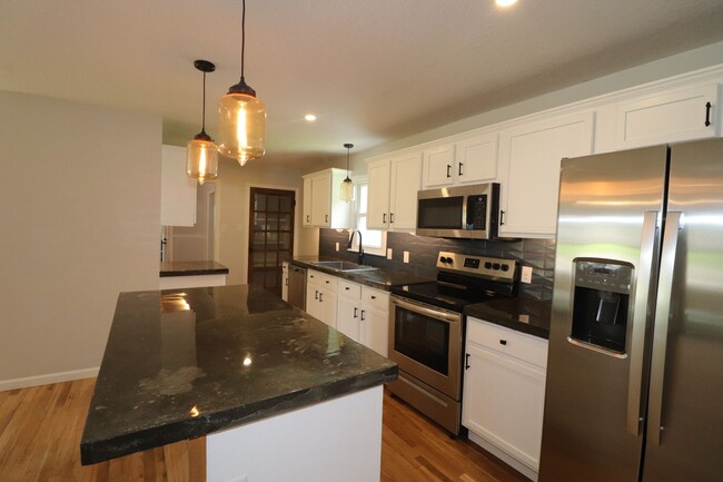 Building Photo - Gorgeous Home for Rent