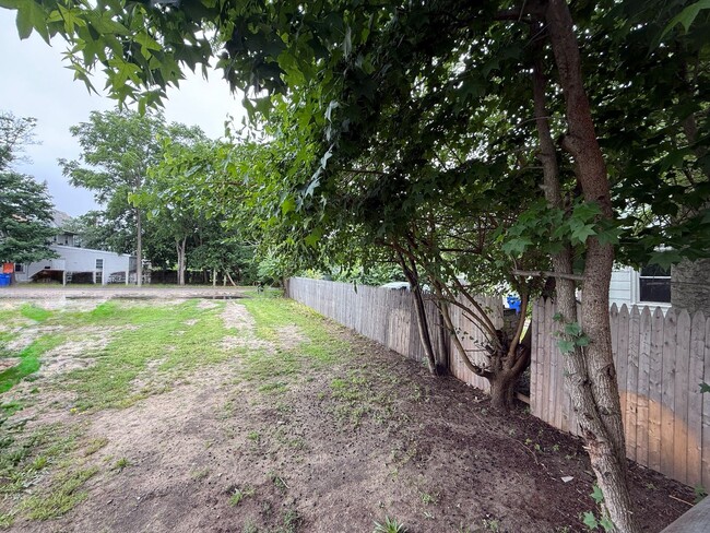Building Photo - Spacious 2 Bedroom Home FOR RENT in Millvi...