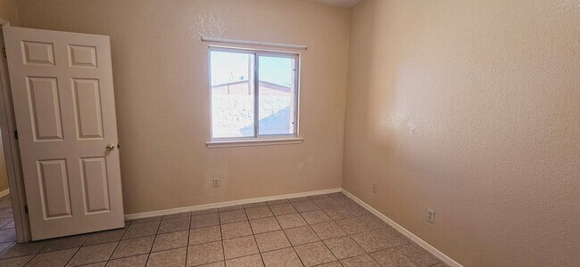 Building Photo - 3901 Van Buren Ave