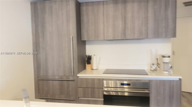 Building Photo - 801 S Miami Ave