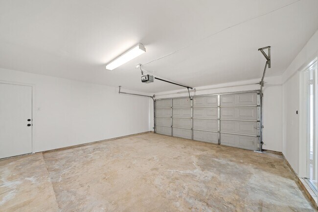 Building Photo - 15034 Rose Valley Dr