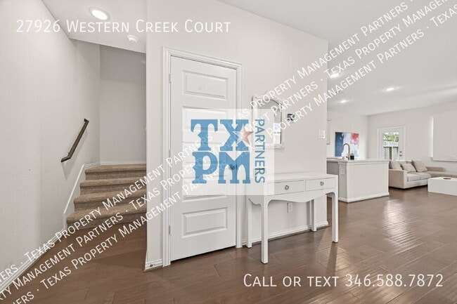 Building Photo - 27926 Western Crk Ct