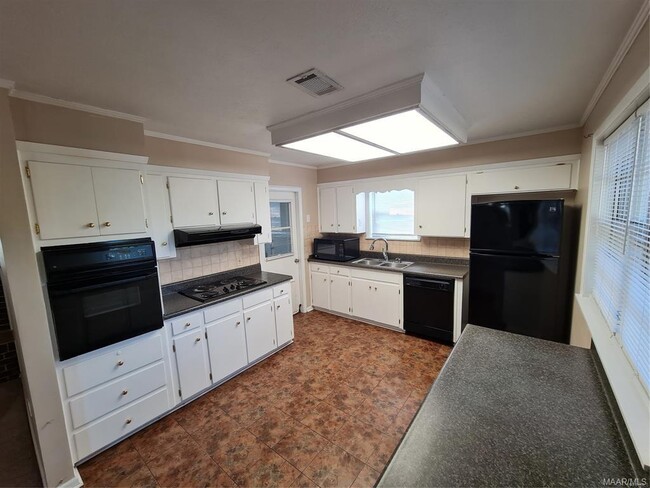 Building Photo - 109 Griffith Ave