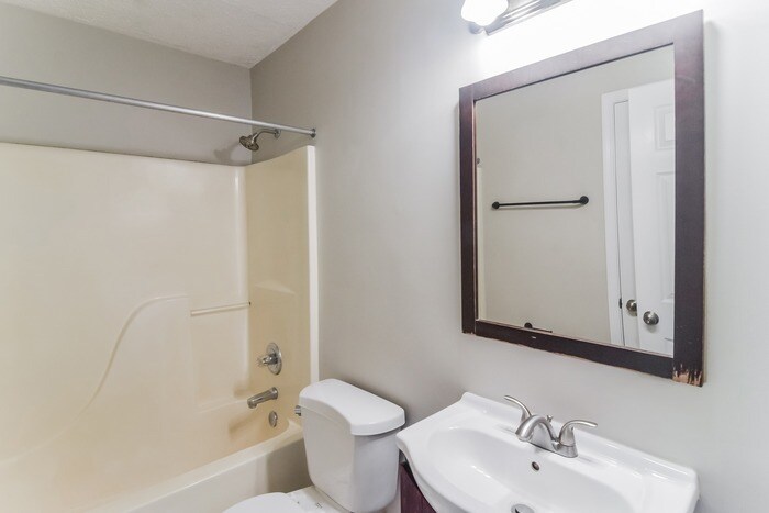 Building Photo - 172 Laurel Hill Dr
