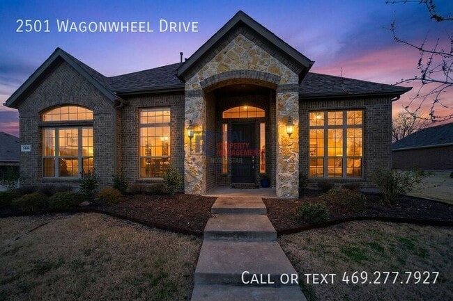 Building Photo - 2501 Wagonwheel Dr