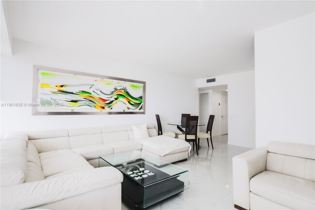 Building Photo - 4010 Galt Ocean Dr