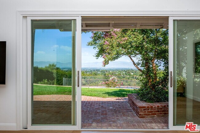 Building Photo - 19621 Wells Dr