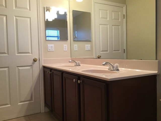 Building Photo - 1545 Amaryllis Cir