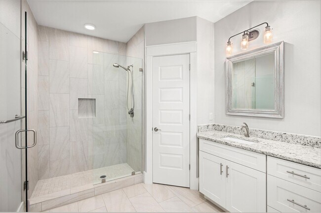 Building Photo - 56 Penelope St