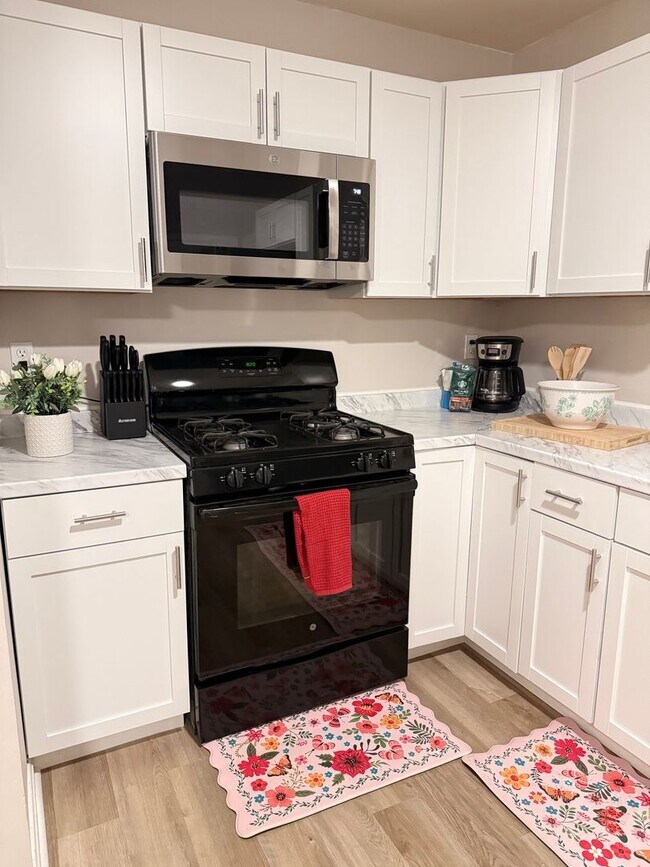 Building Photo - 33-37 Grant St