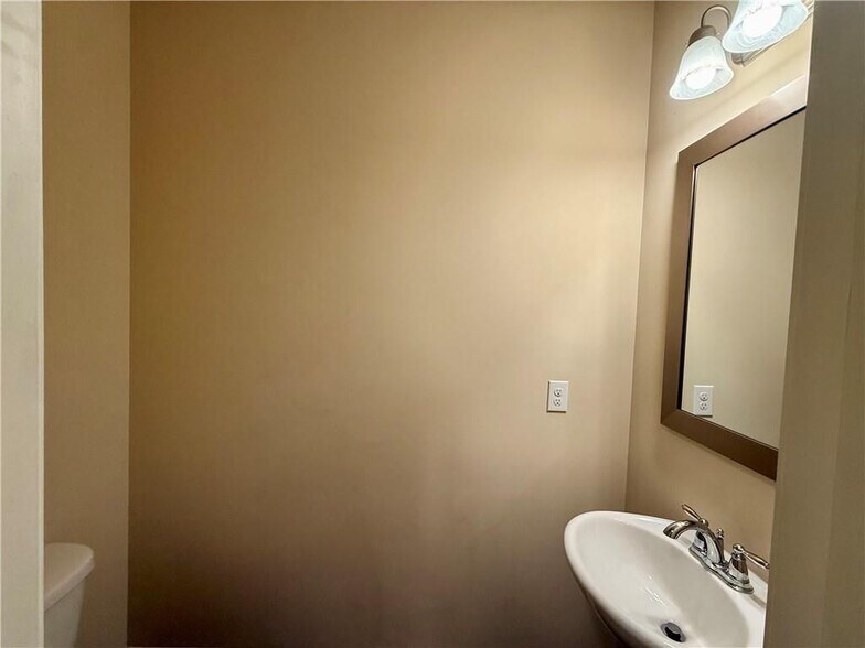 Building Photo - 1518 Brookmere Way