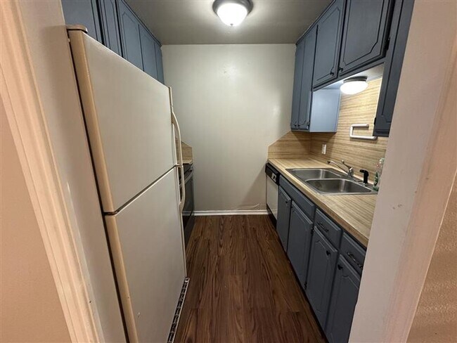 Building Photo - 12758 Candleridge Dr