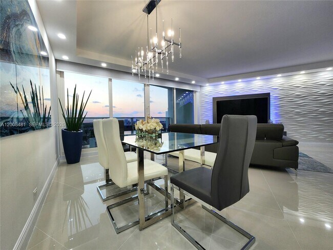 Building Photo - 3505 S Ocean Dr