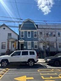 Building Photo - 419 4th St