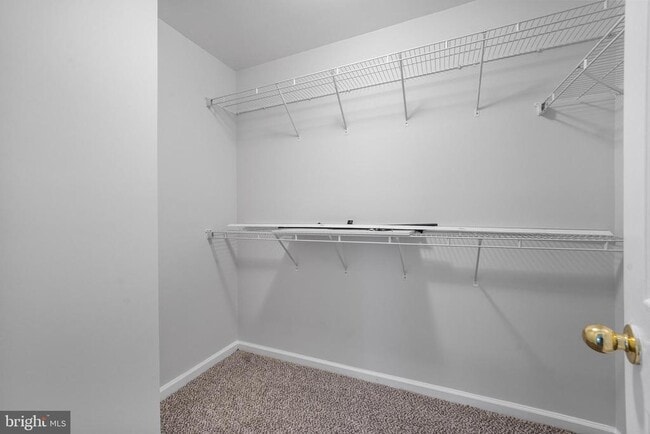 Building Photo - 21375 Lookout Dr