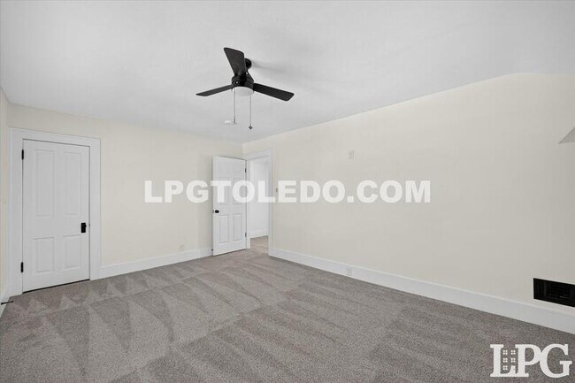 Building Photo - 2849 W Laskey Rd