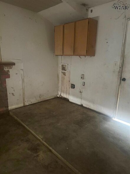 Building Photo - 5119 Parklane Dr
