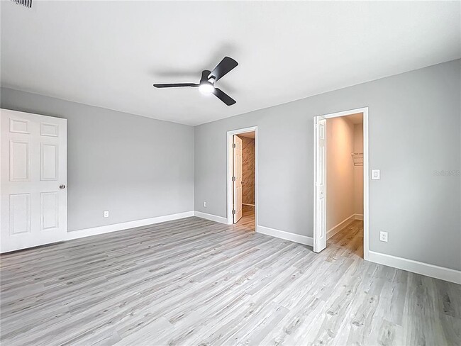 Building Photo - 8676 Hillside Dr