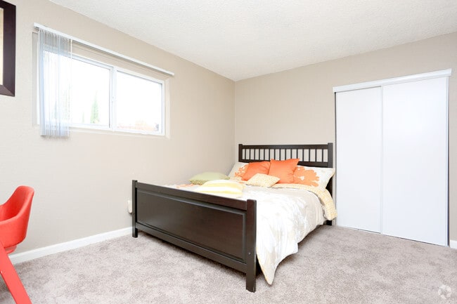 2BR 1BA-777 Sq Ft - Vantage