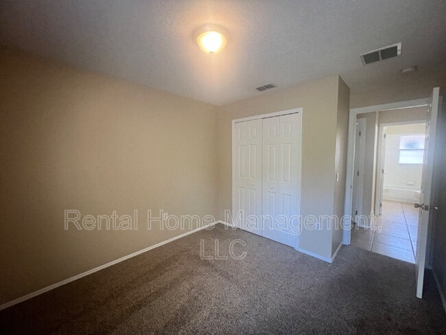 Building Photo - 2537 Hickory Oak Blvd