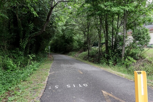 Building Photo - 2213 Fitzgerald Ave