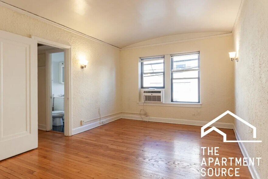 Building Photo - 536 W Arlington Pl