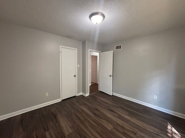 Building Photo - 3712 Dove Call Cove