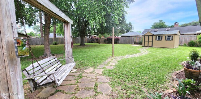 Building Photo - 245 Orangewood Dr
