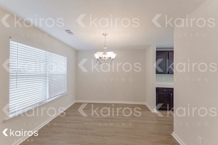 Building Photo - 34 Red Oak Dr.