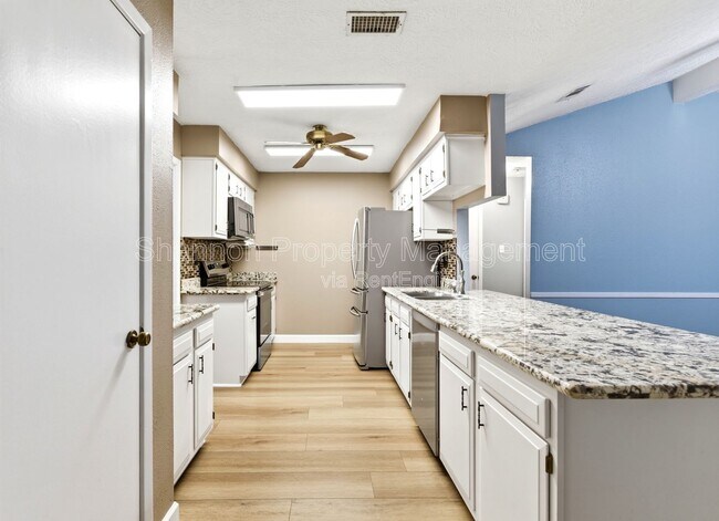 Building Photo - 6009 Leafwood Cir