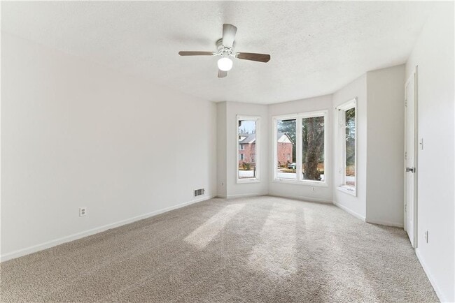 Building Photo - 2130 Fieldstone View Ct SE