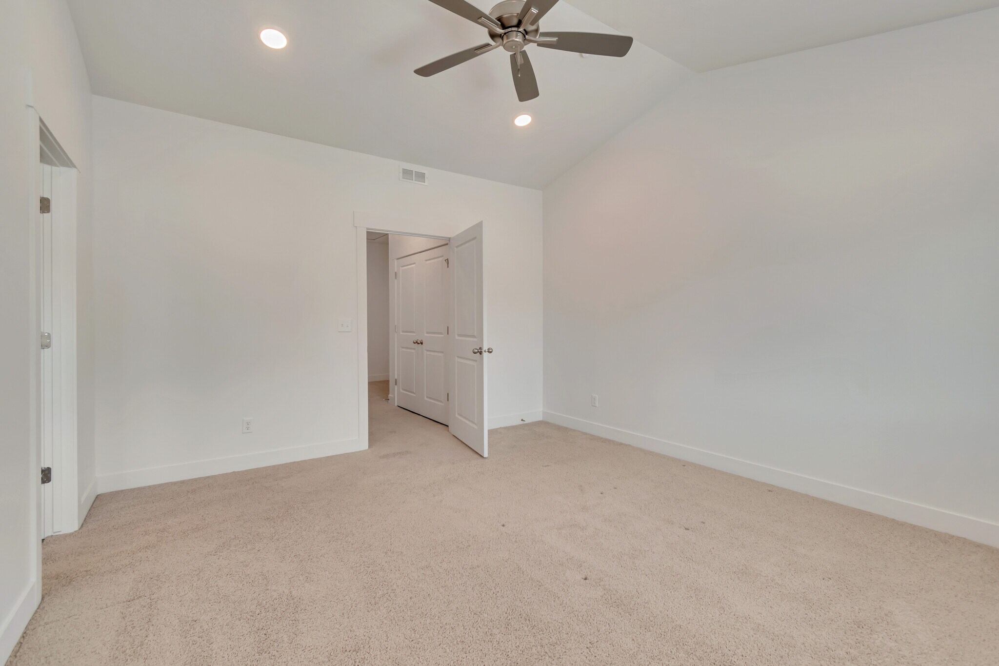 Building Photo - 1593 N 1870 E