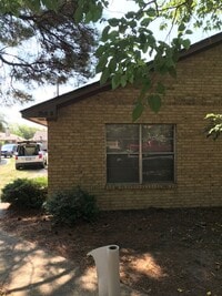 Building Photo - 700 Vassar Ct