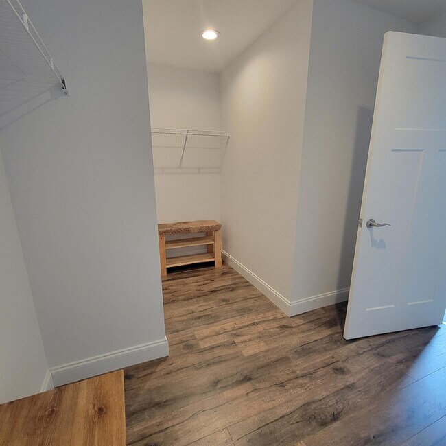 Building Photo - 27 Patrick Dr