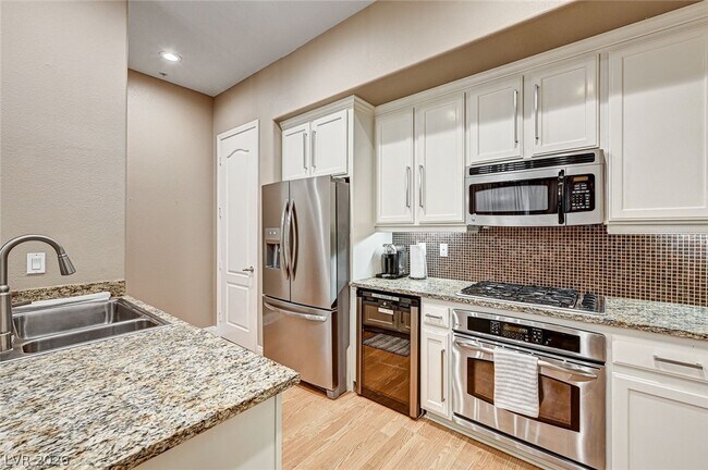 Building Photo - 56 E Serene Ave